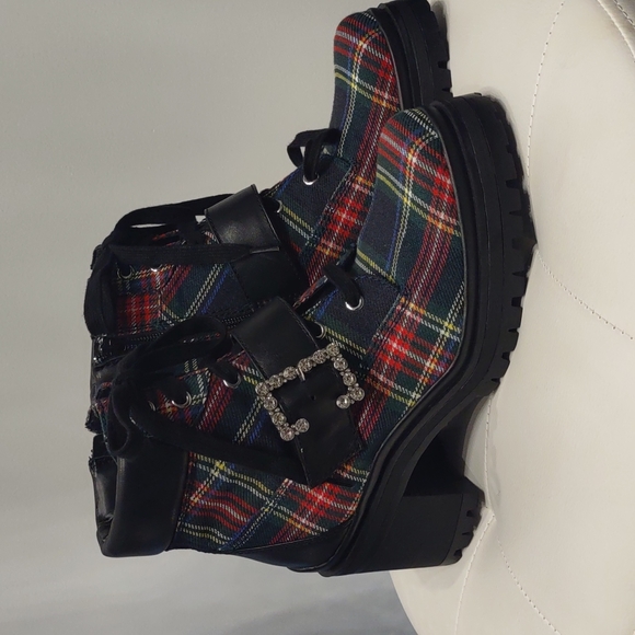 Boots Gianni Bini Red Pop-Star Plaid Rhinestone Buckle Lug Sole Hiking Shoes New - Picture 3 of 5